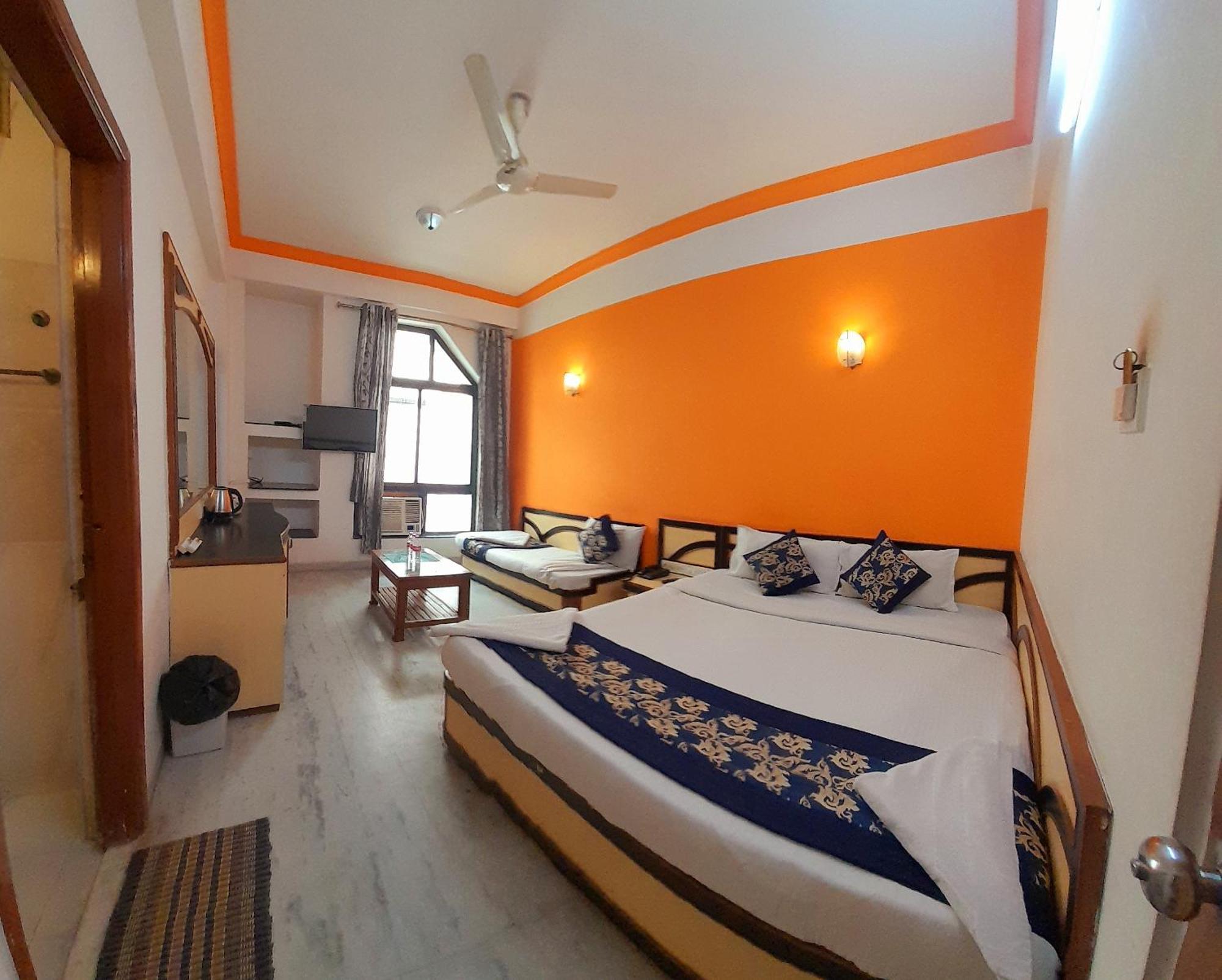 Hotel Indore Palace - Feel At Home Ширді Екстер'єр фото