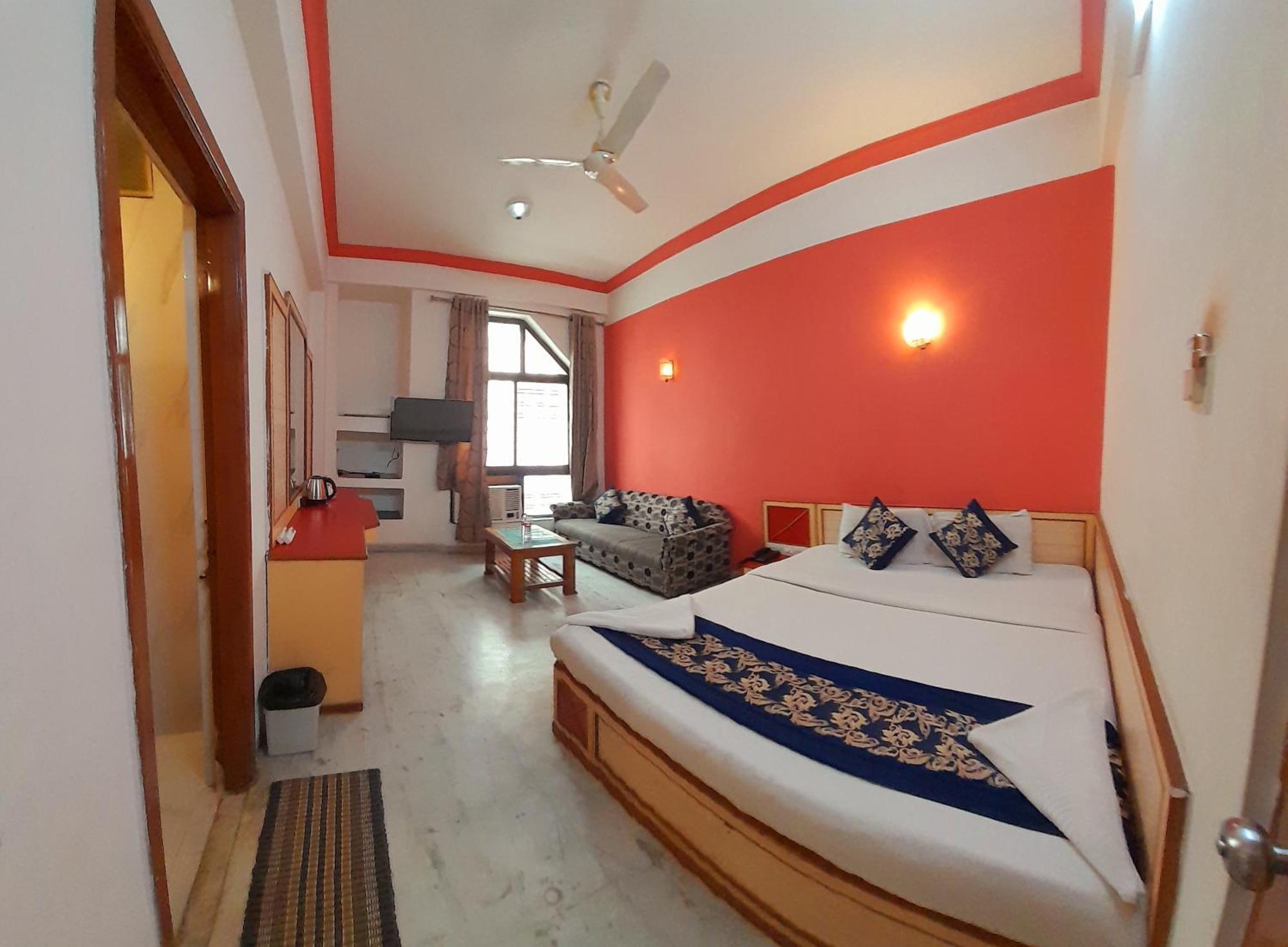 Hotel Indore Palace - Feel At Home Ширді Екстер'єр фото