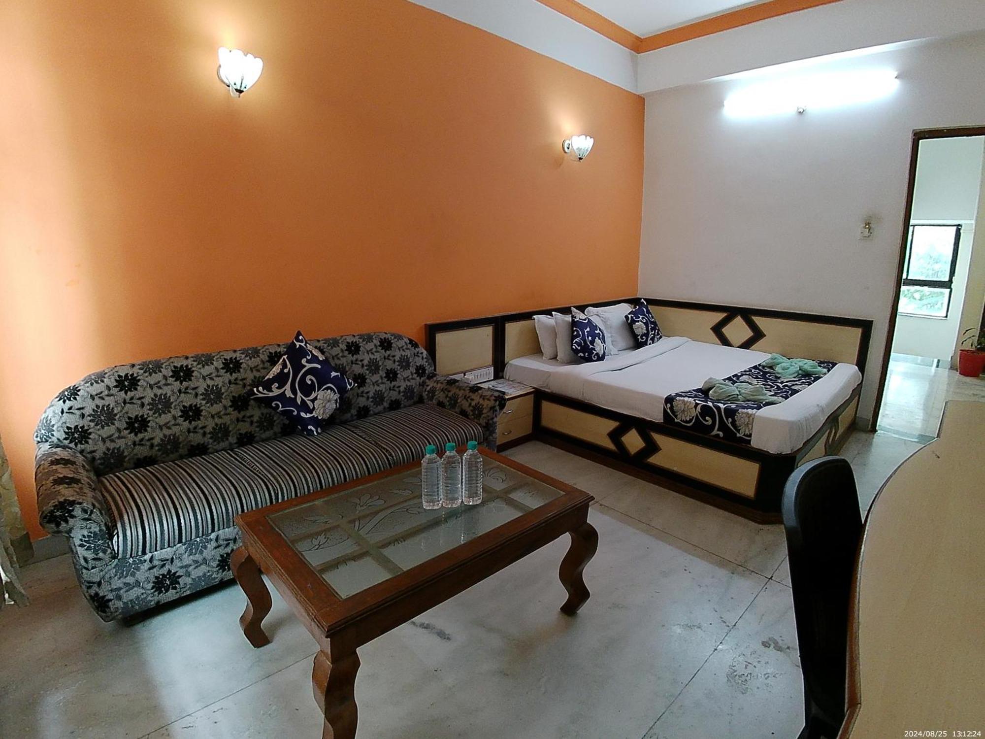 Hotel Indore Palace - Feel At Home Ширді Екстер'єр фото