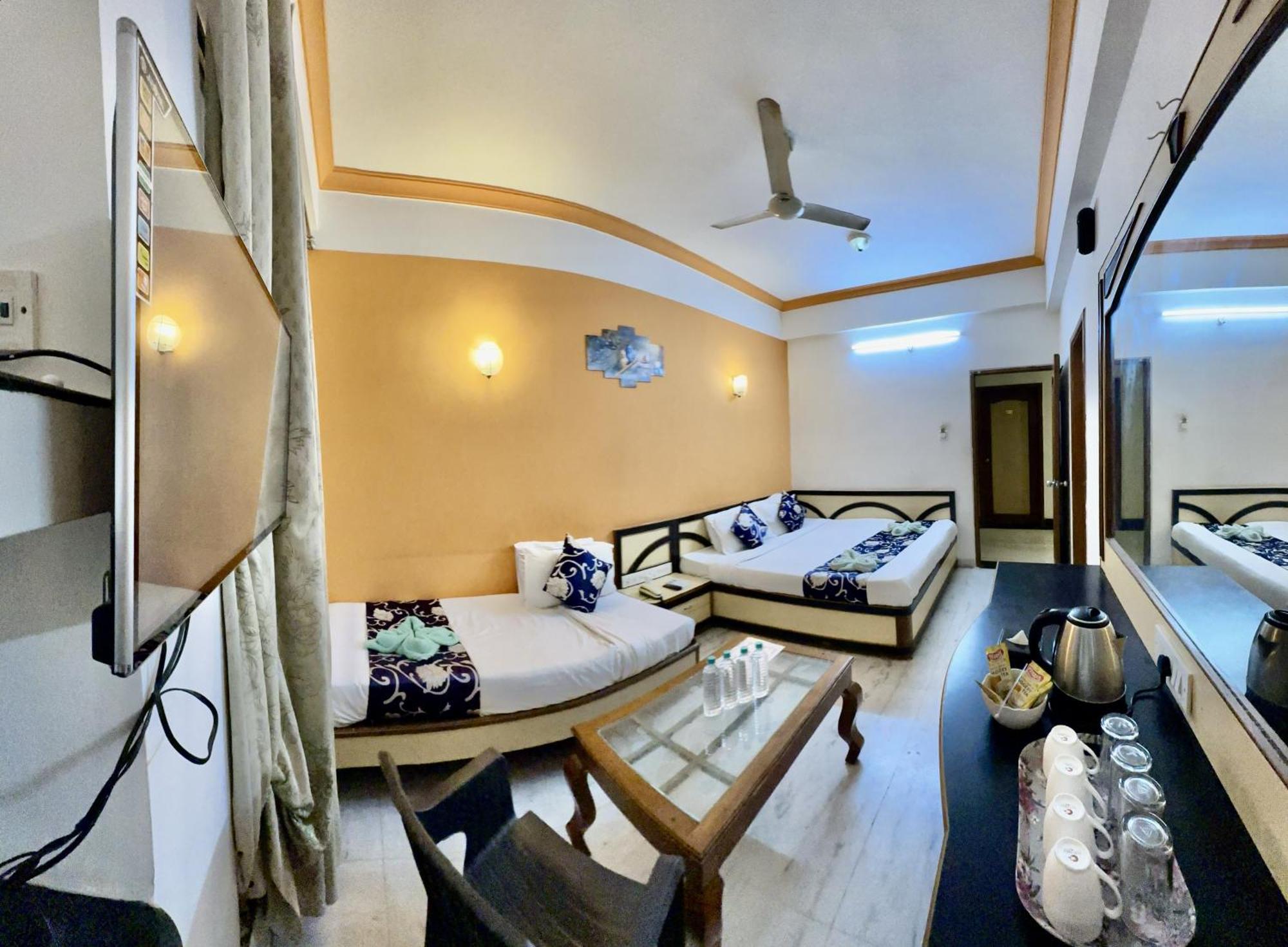 Hotel Indore Palace - Feel At Home Ширді Екстер'єр фото