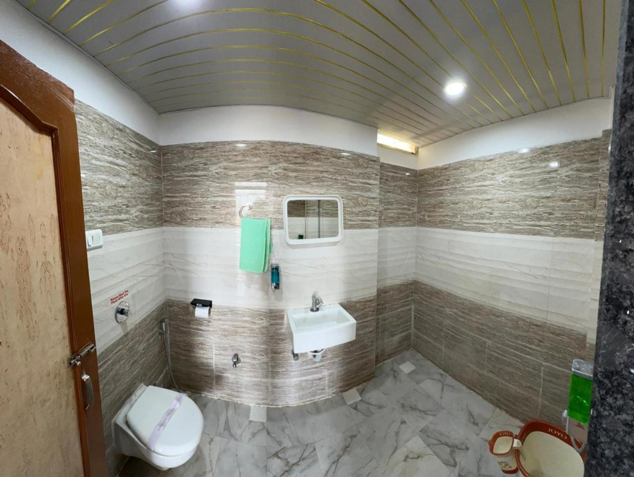 Hotel Indore Palace - Feel At Home Ширді Екстер'єр фото